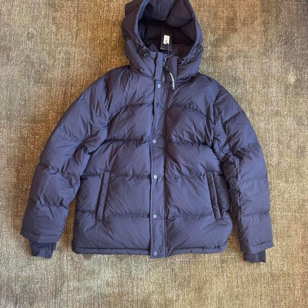 Aritzia Women's Navy and Black Coat